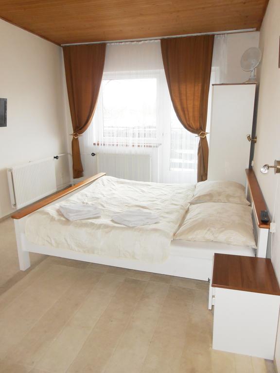 White Rabbit Hall Hotel Poděbrady Habitación foto